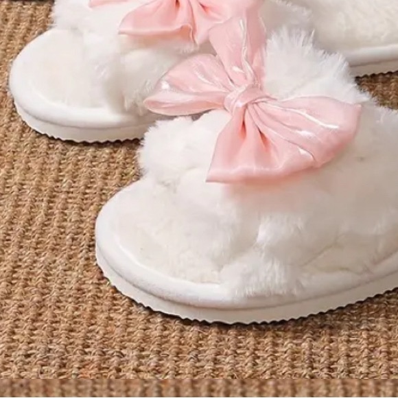 LAST PAIR Fluffy Pink Bowknot Bow Slides Slippers with EVA Soles Sz 7/8 Women’s - Picture 4 of 7